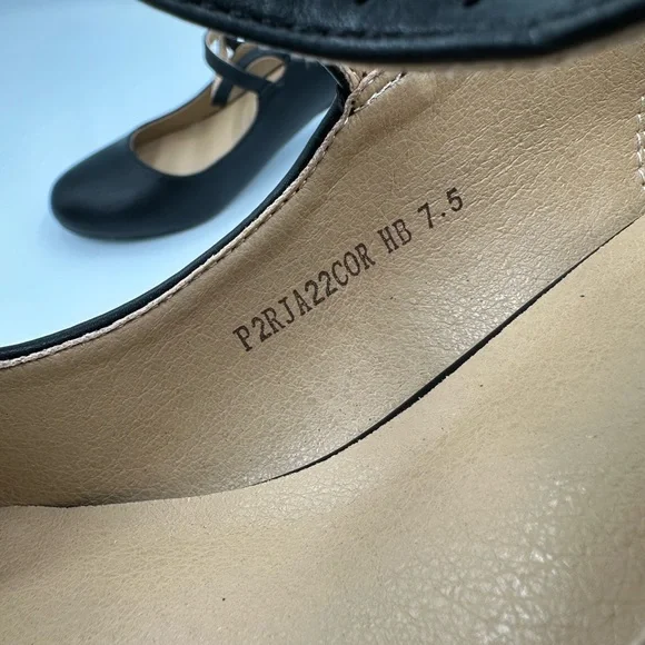 Elegant Black Mary Jane Heels - Picture 5 of 14